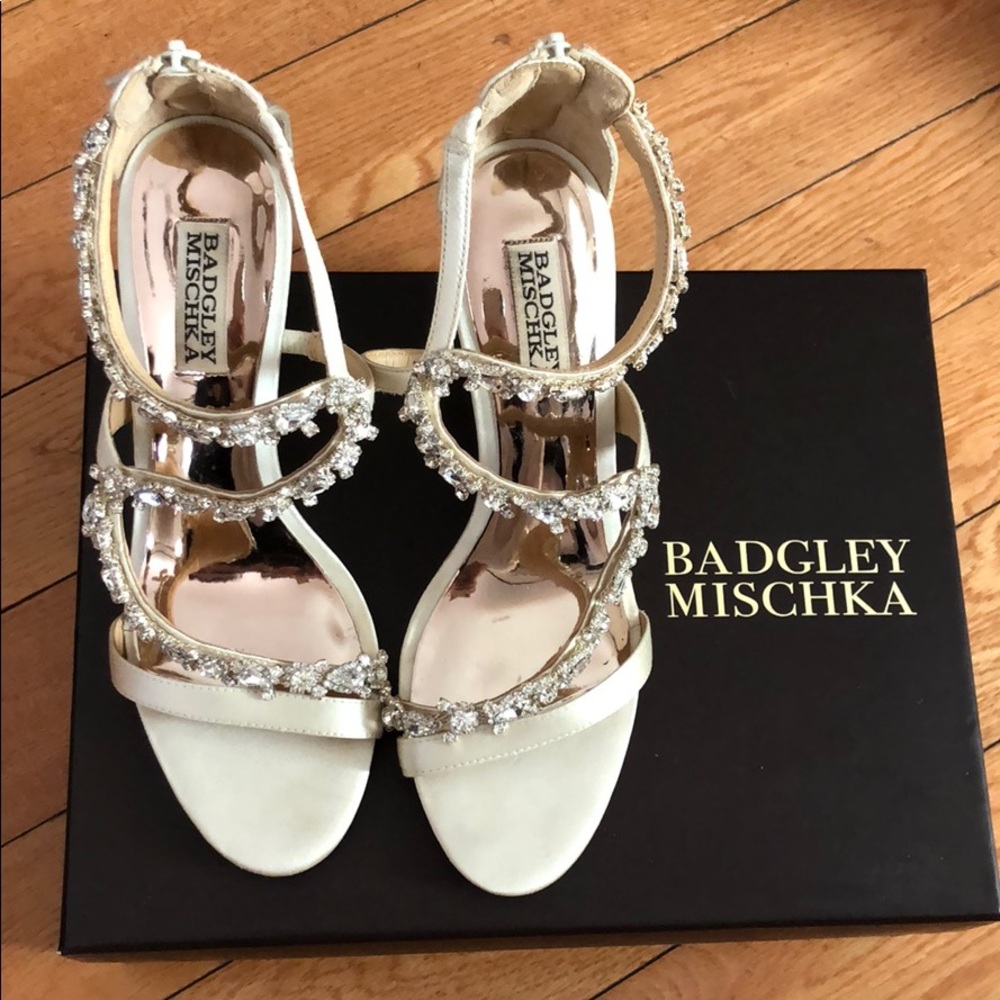 Badgley Mischika Size 7.5 Wedges